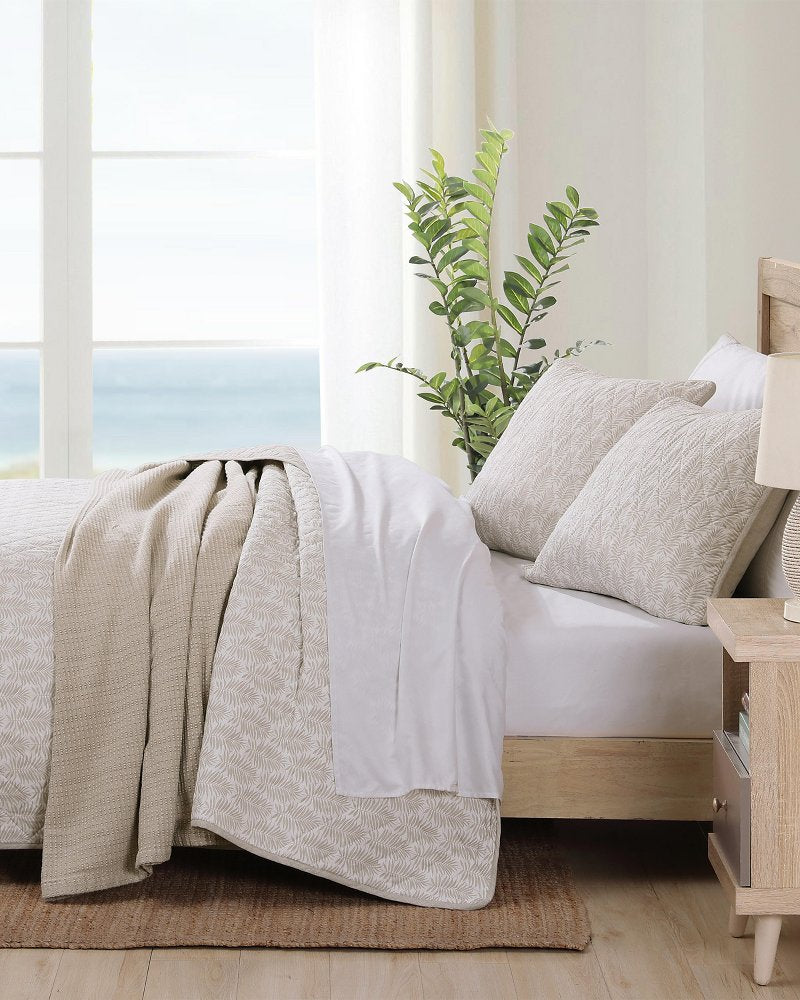 Bahama Fronds Reversible 3-Piece Full/Queen Quilt Set