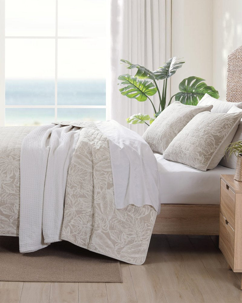 Ocean Deep Reversible 3-Piece Full/Queen Quilt Set