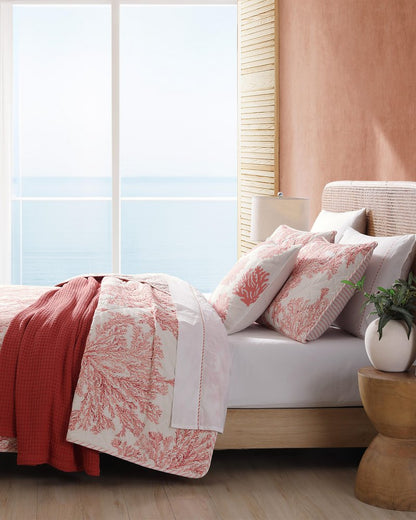 Coral Garden Reversible 3-Piece Full/Queen Quilt Set